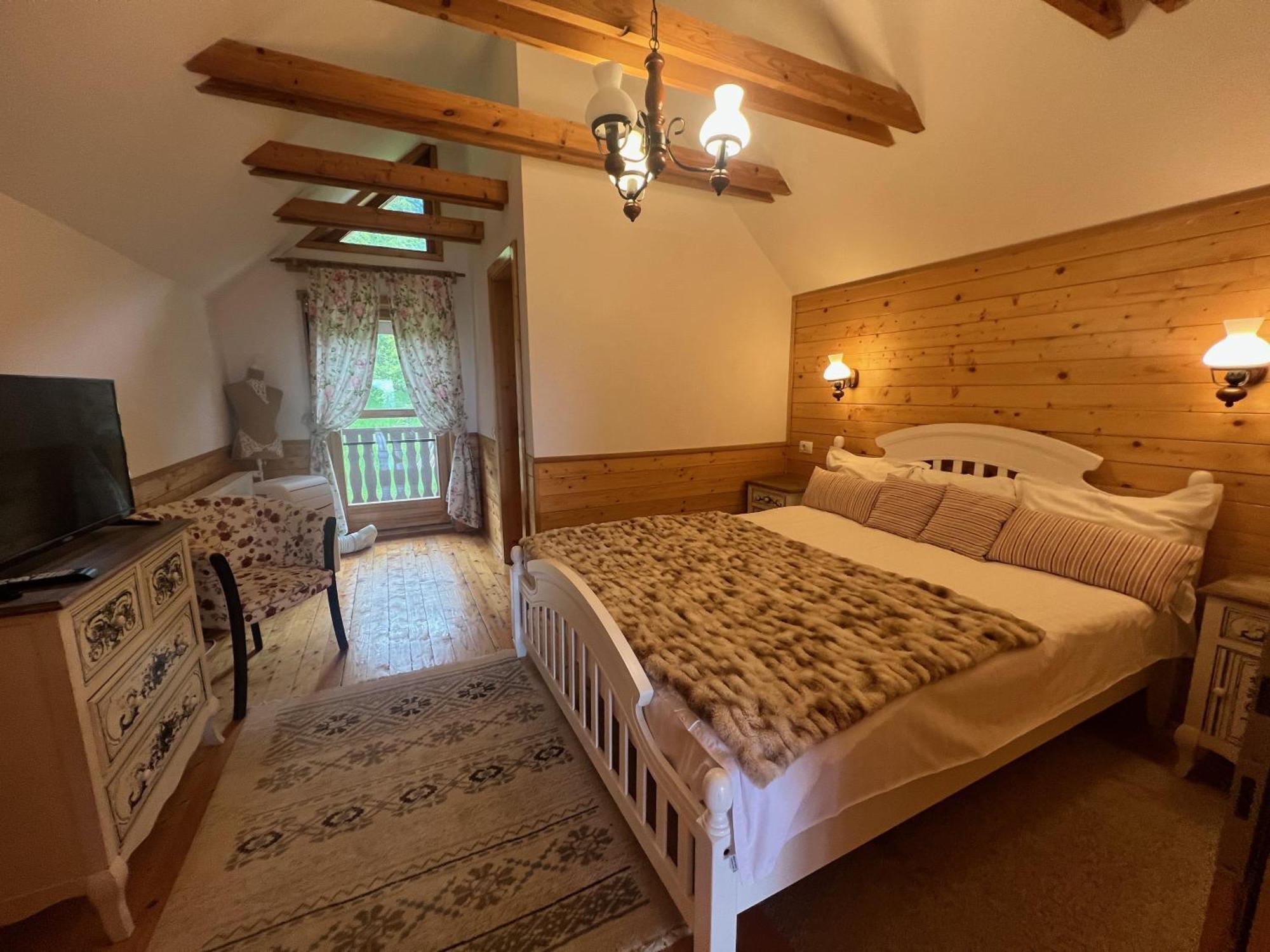 בראן Carpathian Log Home מראה חיצוני תמונה